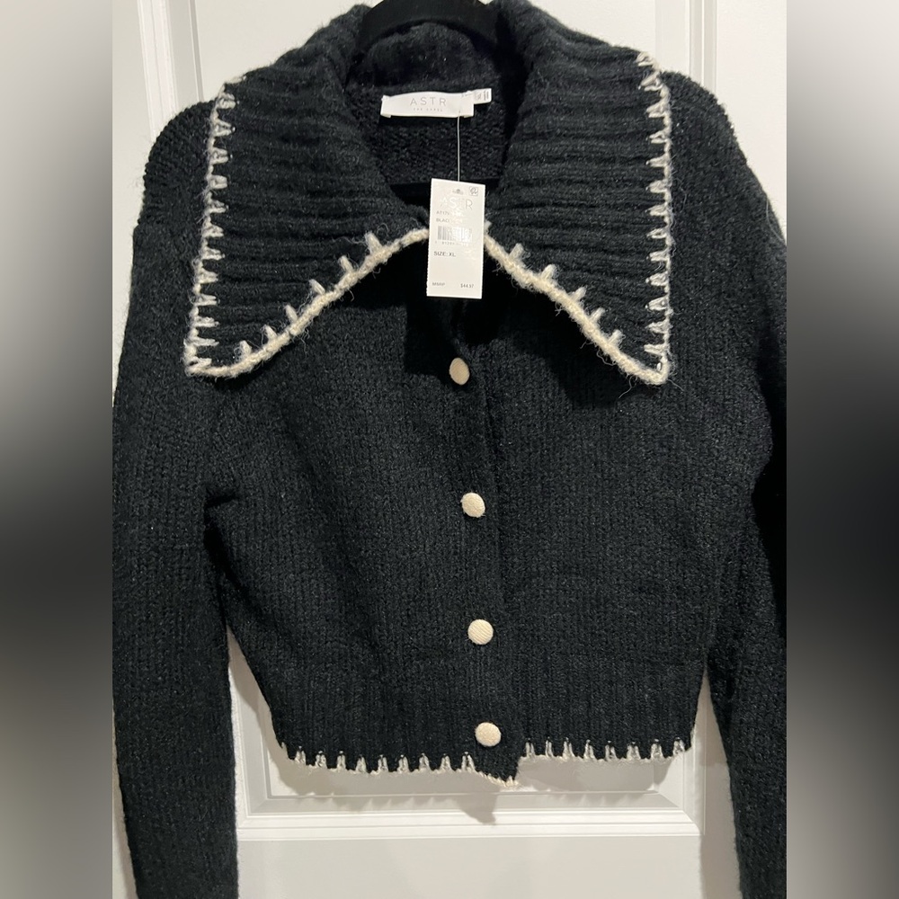 ASTR (Nordstrom brand) Black cardigan with exaggerated collar